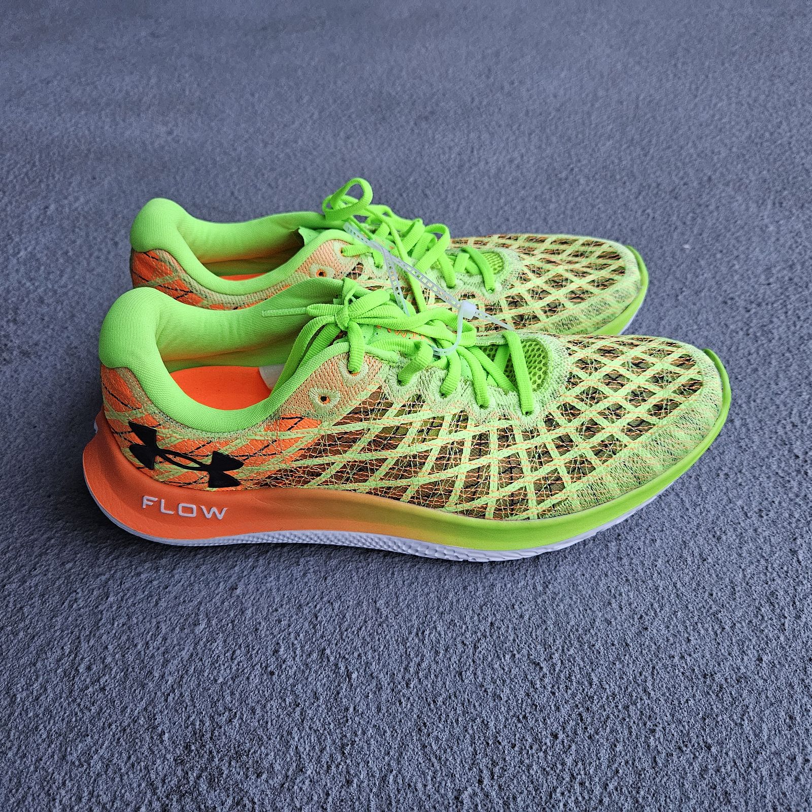 Under Armour Flow Velociti Wind 2 Synthetic Textile Men's Low Top Trainers - Image 10
