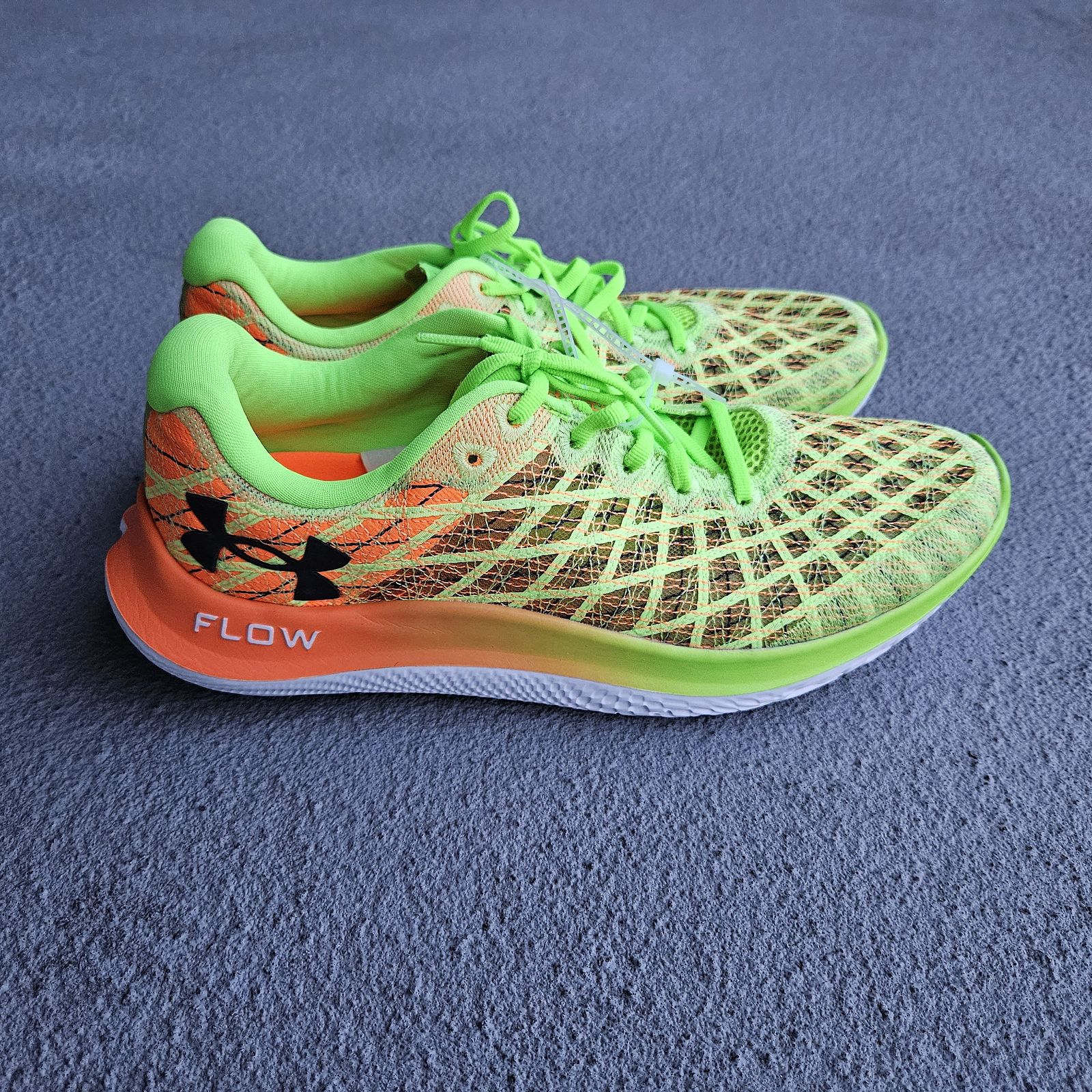 Under Armour Flow Velociti Wind 2 Synthetic Textile Men's Low Top Trainers - Image 4